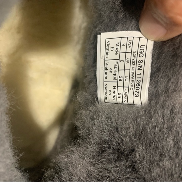 Ugg Zariyah Water Repellent Ankle Bootie In Charcoal Suede - Picture 7 of 9